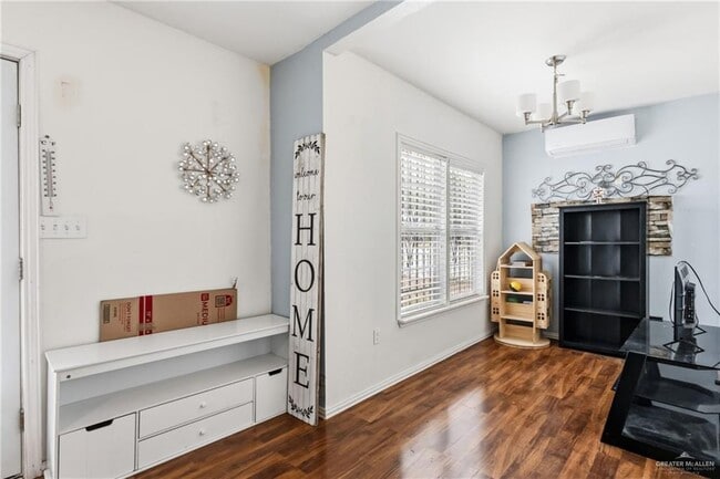 Photo - 13 N 21st St