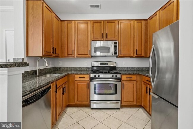 Building Photo - 12000 Market St Unit 371