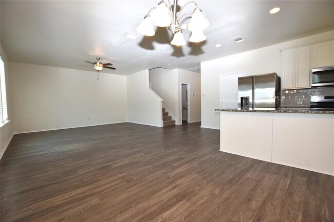 Photo - 700 Bayberry Cir