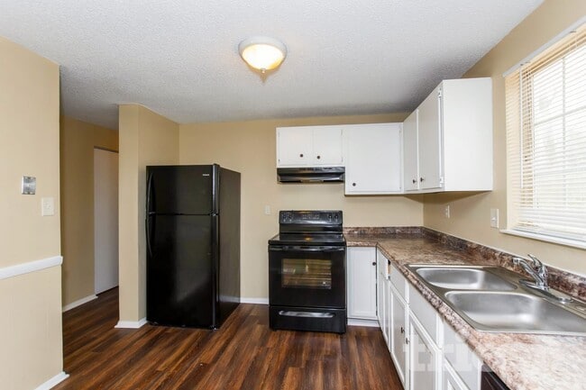 Photo - 3205 Winchelsea Dr