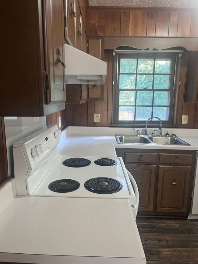 Photo - 11621 Hooper Dr