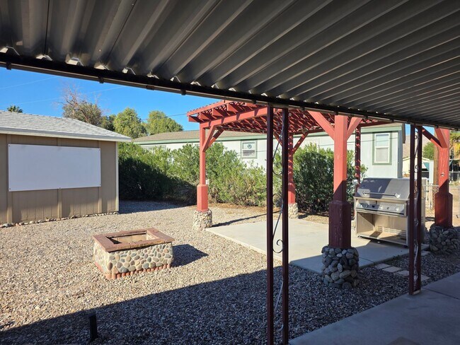 Photo - STUNNING PROPERTY-3 bedroom/2 bath Manufacture home in Central Bullhead City