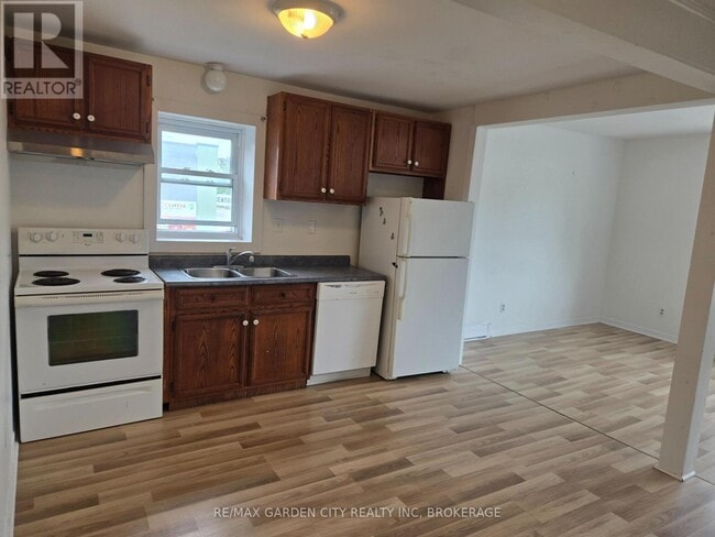 Photo - 5126 Victoria Ave Unit 6