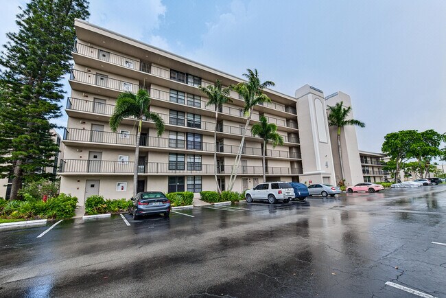 Photo - 4 Royal Palm Way Unit 3020