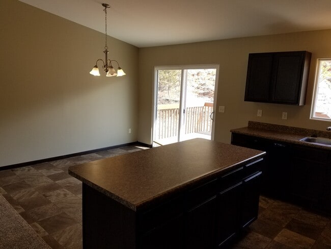 Photo - 4 BEDROOM | 3 BATH | TOWNHOME | GARAGE | WEST SIDE