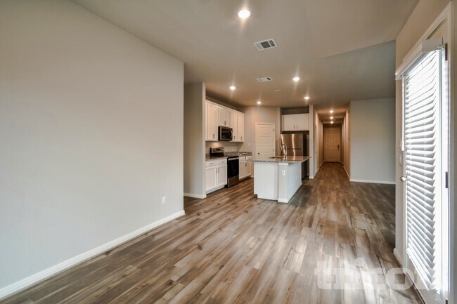 Photo - 13519 Emerson Wy