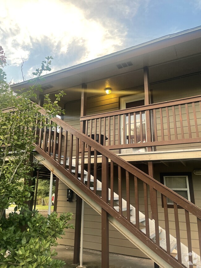 Building Photo - 411 Rowlett Ave Rental