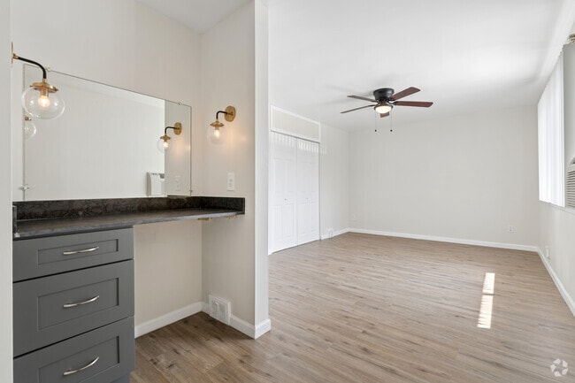 1 habitación, 1 baño - 790 pies cuadrados - Habitación - Ava Dearborn Heights