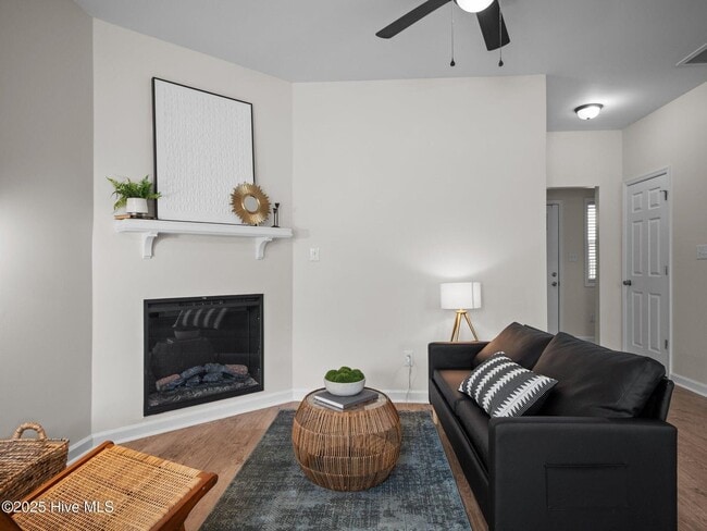 Building Photo - 303 Kenan Lp