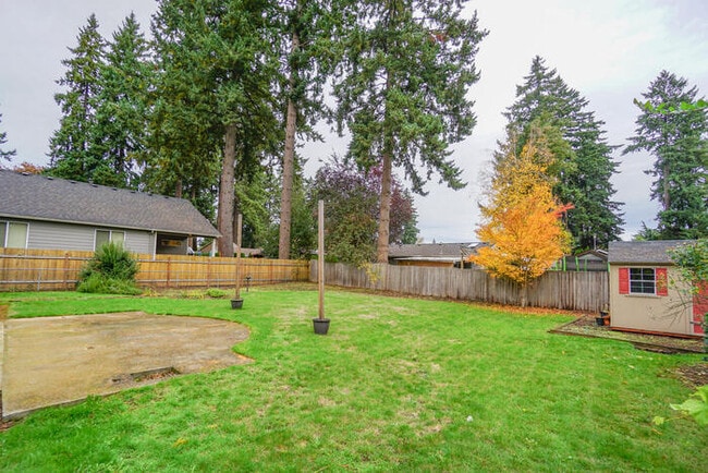 Photo - THREE BEDROOM HOUSE IN VANCOUVER