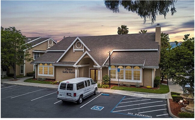 Building Photo - 39150 Cedar Blvd Rental