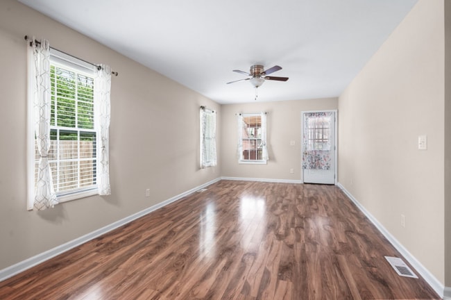 Photo - 1108 Waverunner Ct E