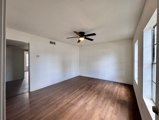 Photo - ONE BEDROOM APT WITH WATER PAID