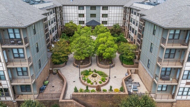 445 W Blount Ave Unit 528