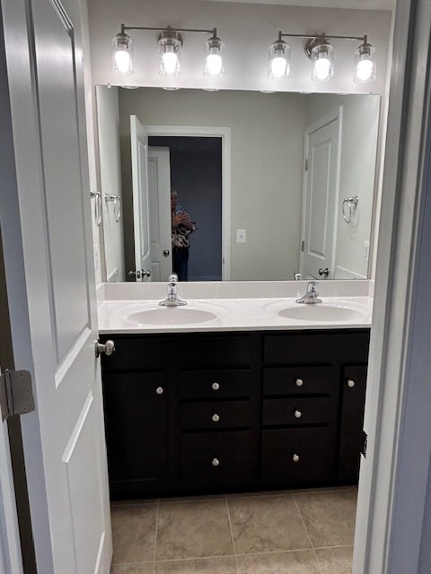 Owner Suite with separate shower - 424 Willowshire Ct