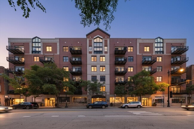 Building Photo - 1155 W Madison St Unit 507