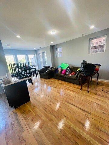 1411 E 67th Pl Unidad 3E