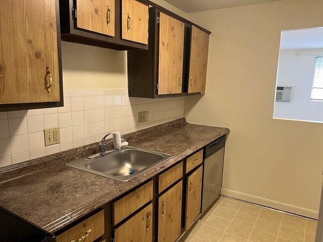 Photo - 900 Governors Dr Unit 22