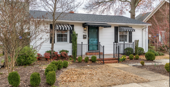 Building Photo - 204 N Johnson St Rental