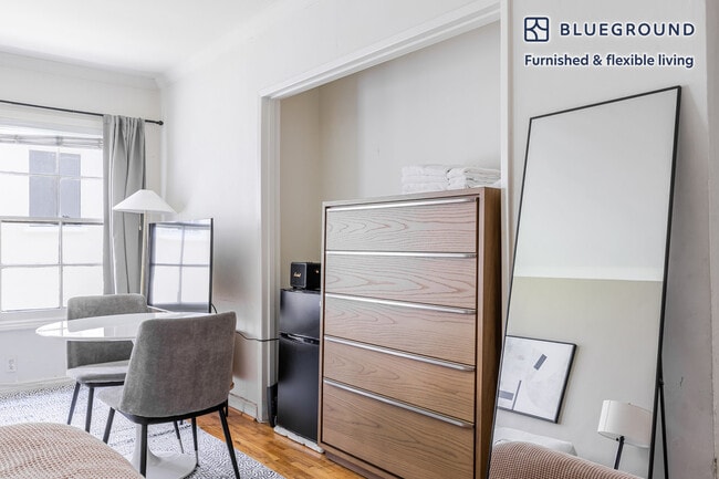 Photo - 136 S Roxbury Dr Unit FL1-ID1354