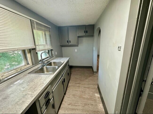 Photo - 678 Crosby St Unit 2