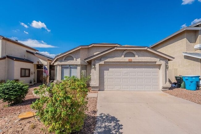Building Photo - Great single family home!