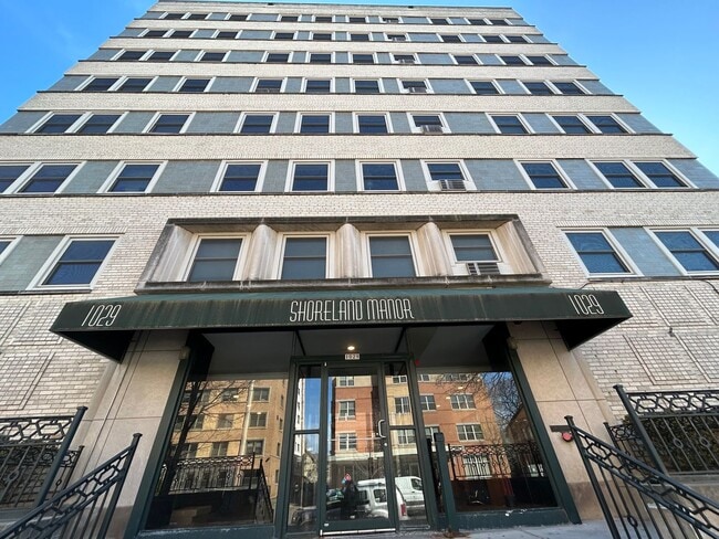 Photo - 1029 E Knapp St