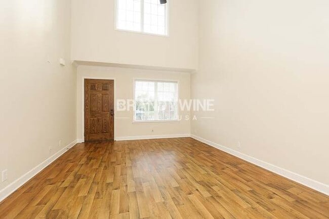 Photo - 4814 Octavia St