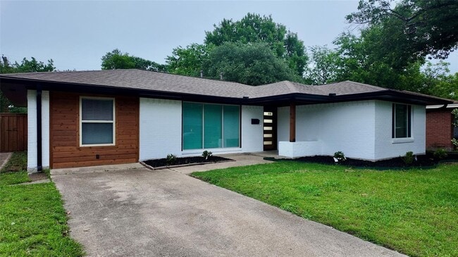 Photo - 11343 Lippitt Ave