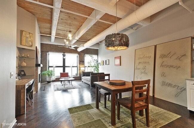 Photo - 1728 N Damen Ave Unit 208