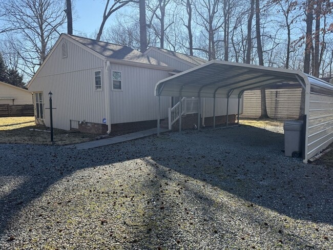 Photo - Adorable 2 Bedroom Off Alamance Church Road