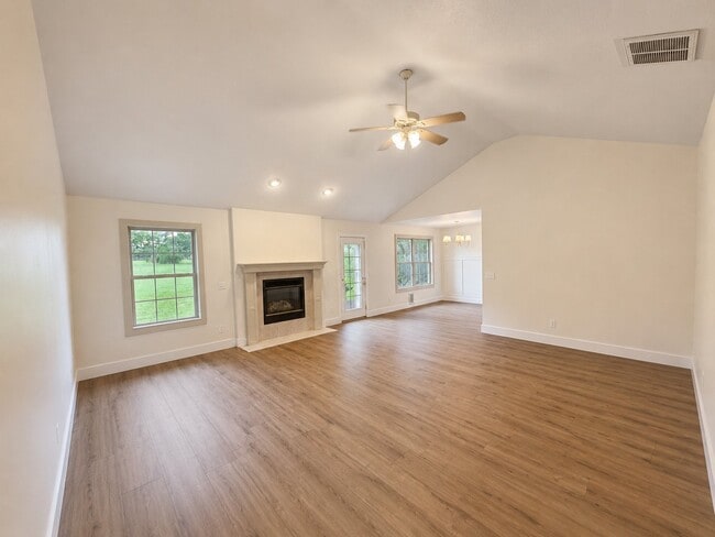 Photo - 991 Glen Oaks Dr