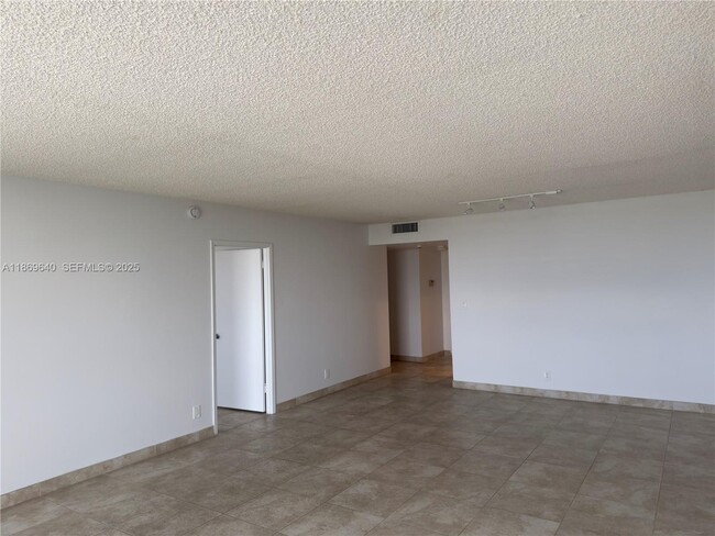 Photo - 2500 Parkview Dr