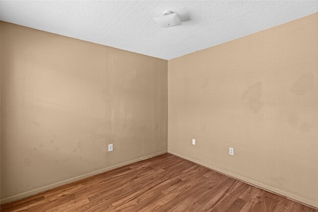 2200 Peach Ave