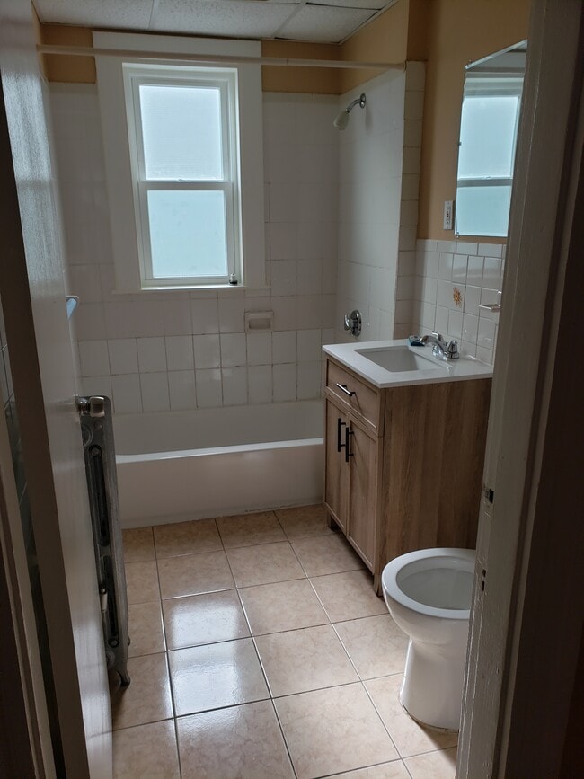 Photo - 105 Draper St Unidad #2