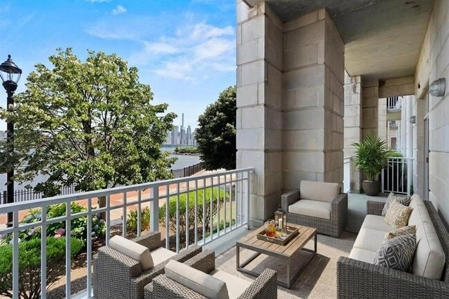 Building Photo - 7400 River Rd Unit 116