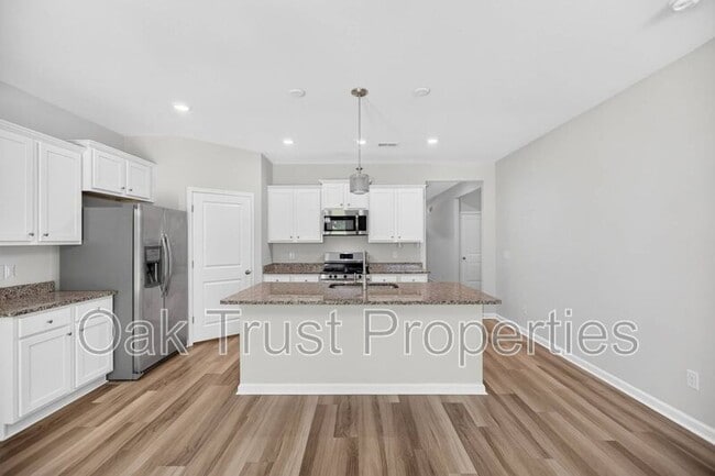 Photo - 216 Sarcoxie Rd