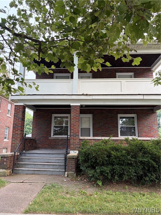 Photo - 1761 Welch Ave
