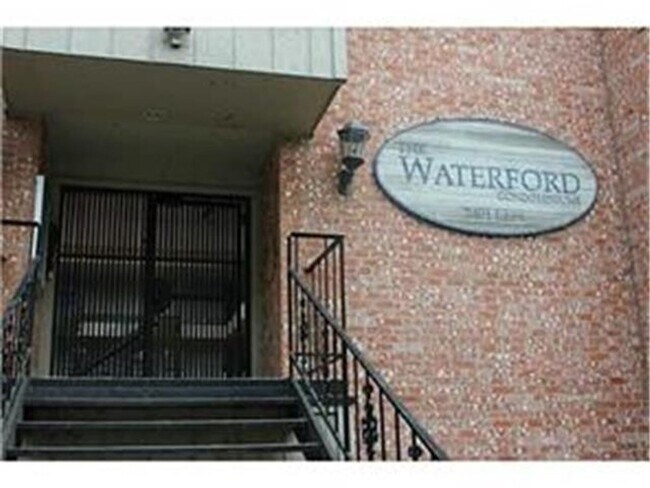Photo - WATERFORD WEST CAMPUS - 4 BEDROOM - $2800 Unit 301