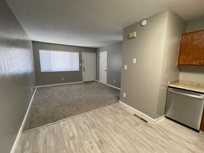 Photo - 4339 Ericson Dr Unidad #2