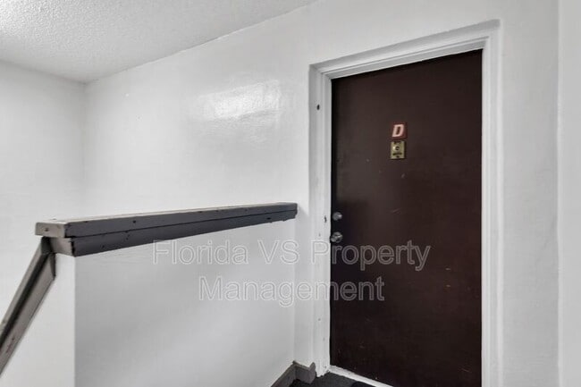 Photo - 1629 W Oak Ridge Rd Unit Apt D