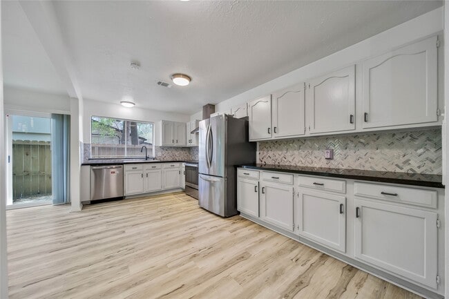 Photo - 26 Green Field Pl