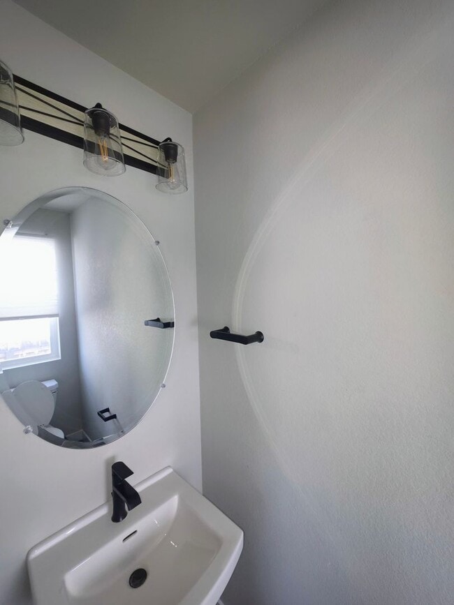 Photo - Spacious 4-Bedroom Home with Modern Finishes in Lorson Ranch