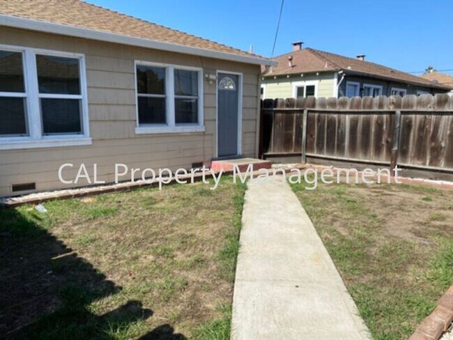 Photo - 1-Bedroom 1-Bathroom home in Salinas, CA!