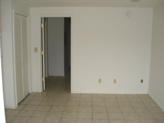 Photo - 1425 S Walnut St