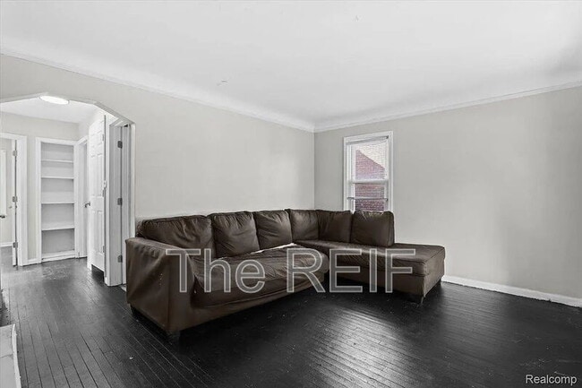 Photo - 20045 Greenlawn St