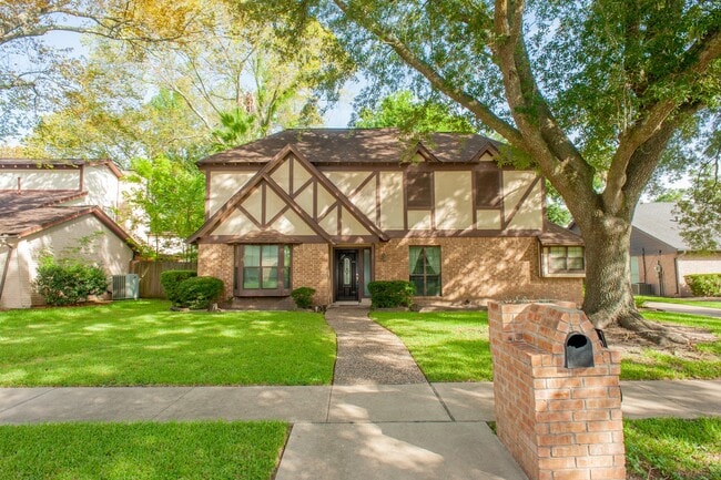 Photo - 2704 Pineneedle Ln