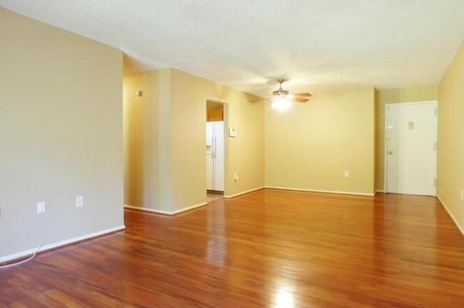 Photo - 3815 Swann Hill Rd Unit 103