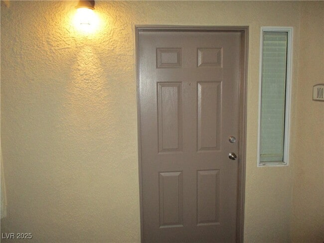 Building Photo - 3500 Cactus Shadow St Unit 101