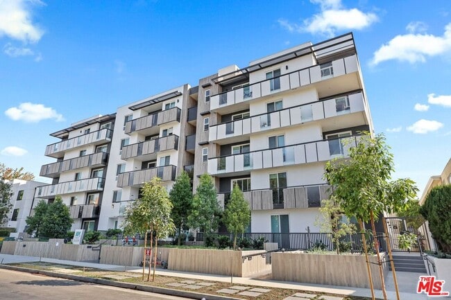 Building Photo - 3618 Dunn Dr Unit 406